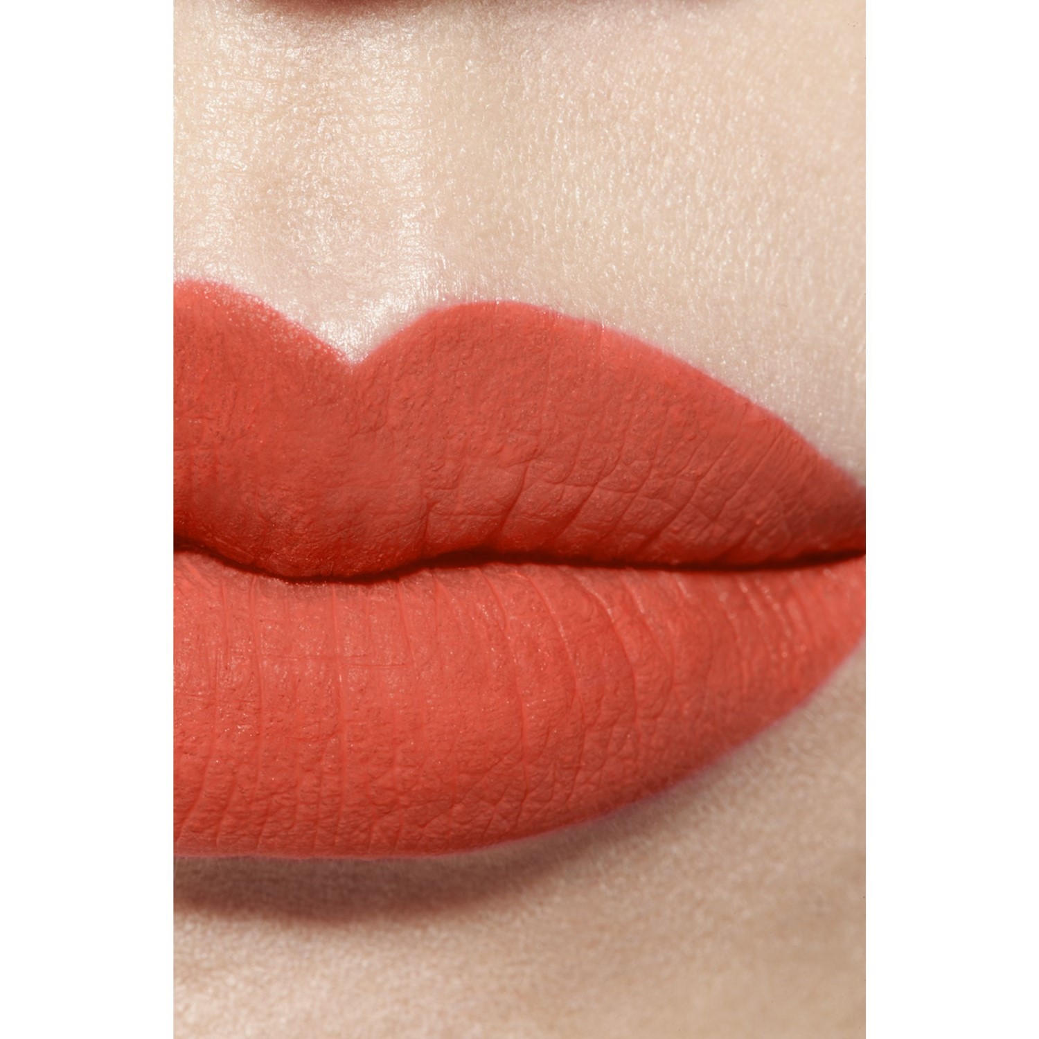 LA BARRA DE LABIOS LÍQUIDA MATE INTENSA DE LARGA DURACIÓN
